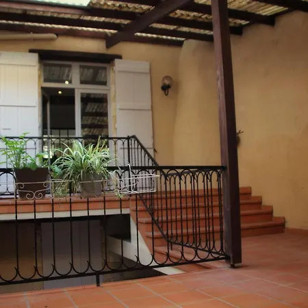 La Maison Des Mousquetaires * Кондом