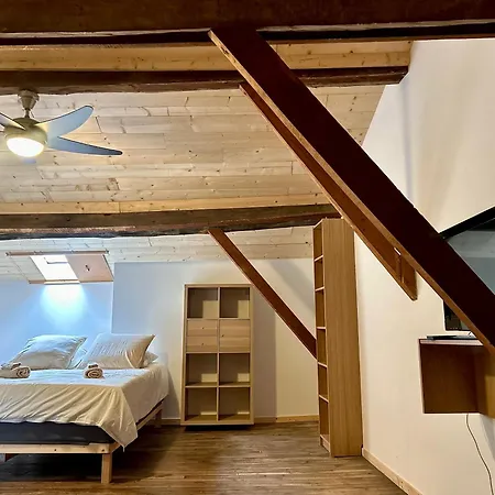 La Maison Des Mousquetaires كوندوم