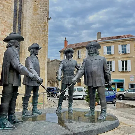 La Maison Des Mousquetaires * Condom