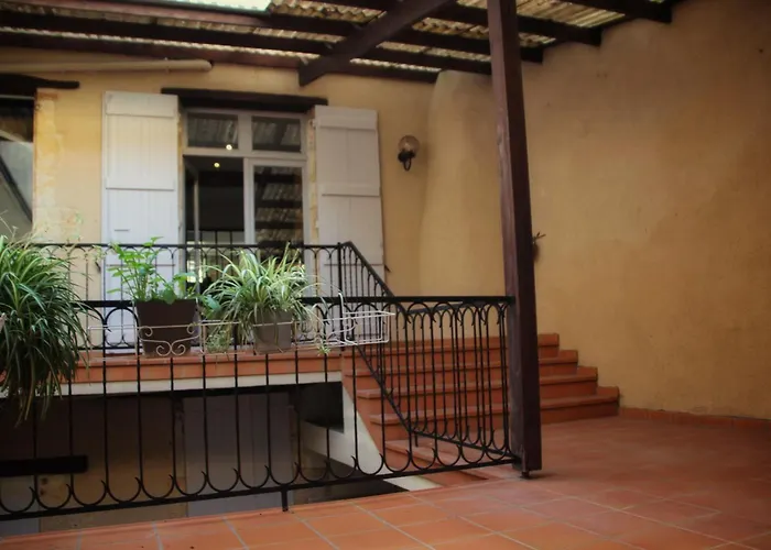 La Maison Des Mousquetaires * Condom